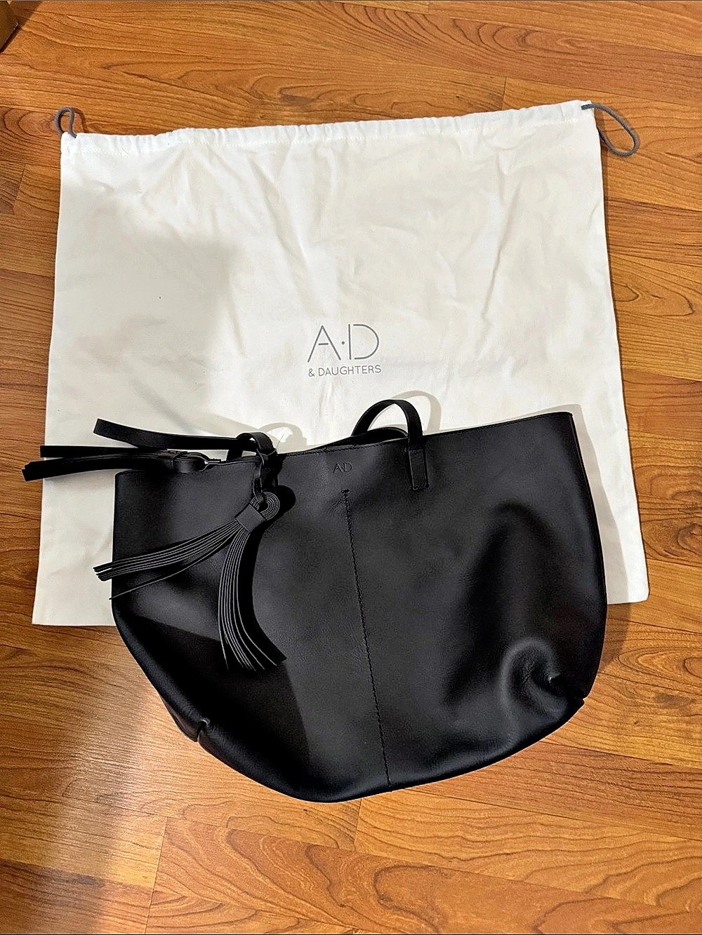 A.D. ELLIOTTS Tote Bag in Black Like New